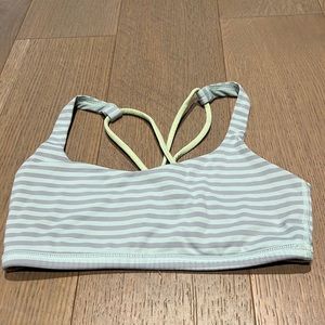 Lululemon sports bra size 2